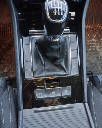 Skoda Superb cena 64900 przebieg: 177500, rok produkcji 2018 z Jedwabne małe 277